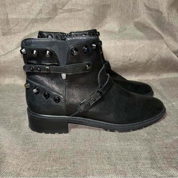Stuart Weitzman “Go West” Studded Leather Ankle Boots Size 7 - Picture 2 of 10